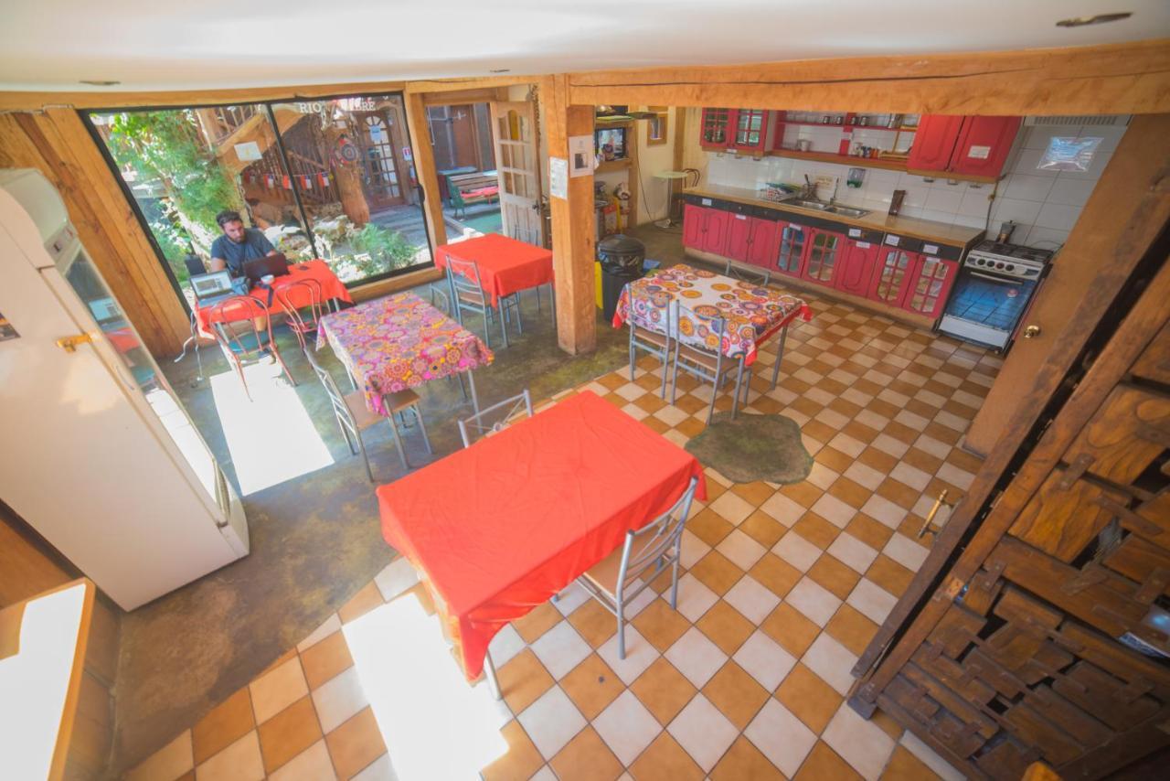 Rio Libre Pucon Party Hostel Экстерьер фото