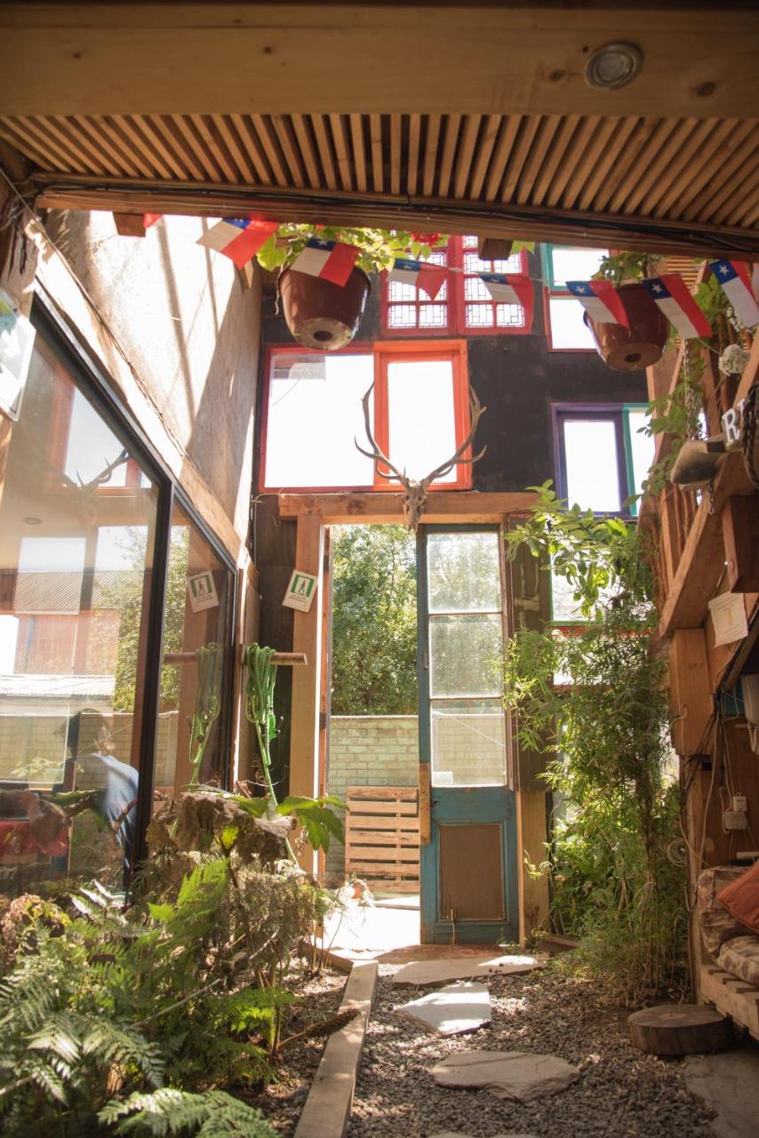 Rio Libre Pucon Party Hostel Экстерьер фото