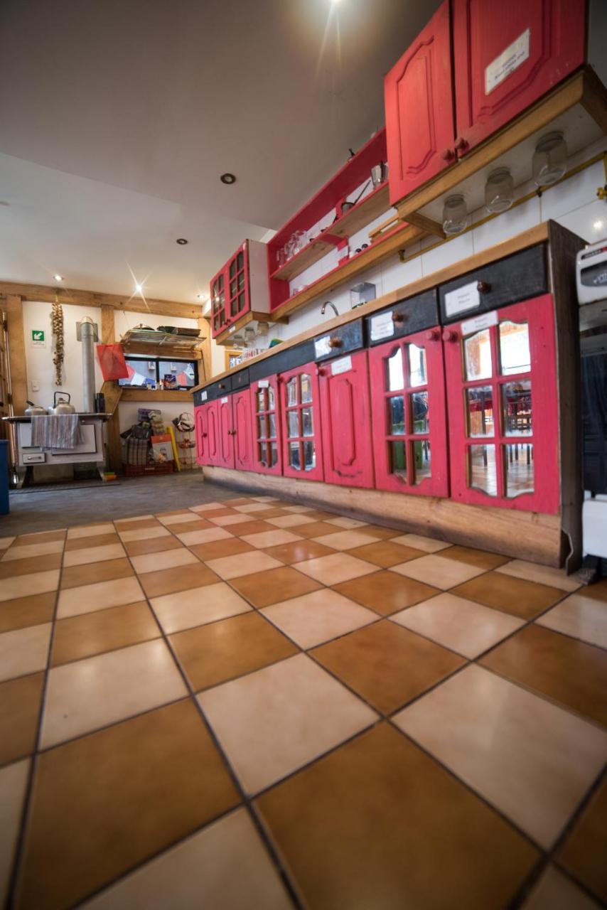 Rio Libre Pucon Party Hostel Экстерьер фото